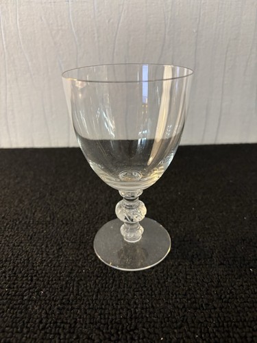 Red wine glasses - red,